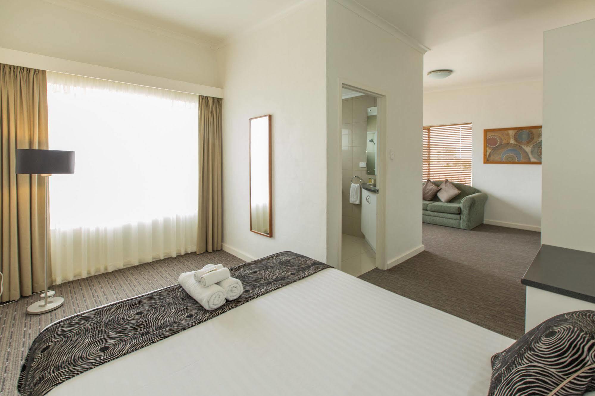 Bay 10 - Suites And Apartments Port Lincoln Exteriör bild